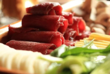 生鮮產(chǎn)品的包裝設(shè)計(jì)對(duì)消費(fèi)者體驗(yàn)和商品銷售起著至關(guān)重要的作用